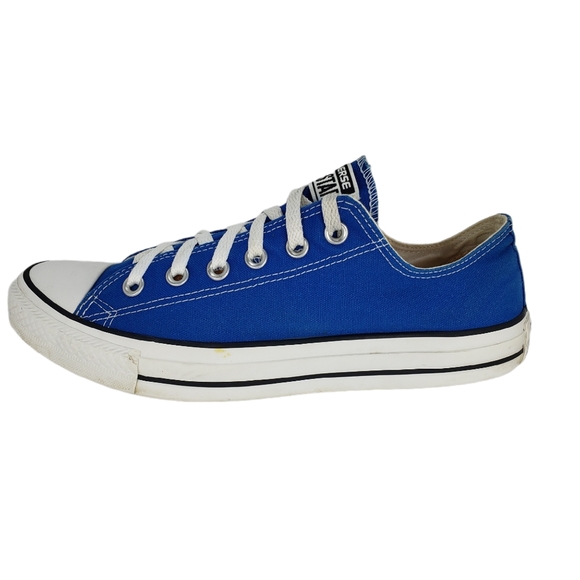 Converse Shoes - Converse Low Top Sneakers, size 8 mens, 10 womans,